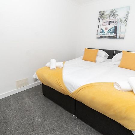 Business Friendly 3Br Home - King Size Beds & Centrally Located Swansea Bagian luar foto