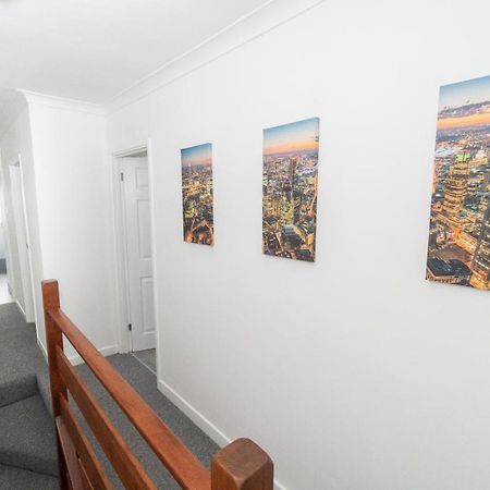 Business Friendly 3Br Home - King Size Beds & Centrally Located Swansea Bagian luar foto