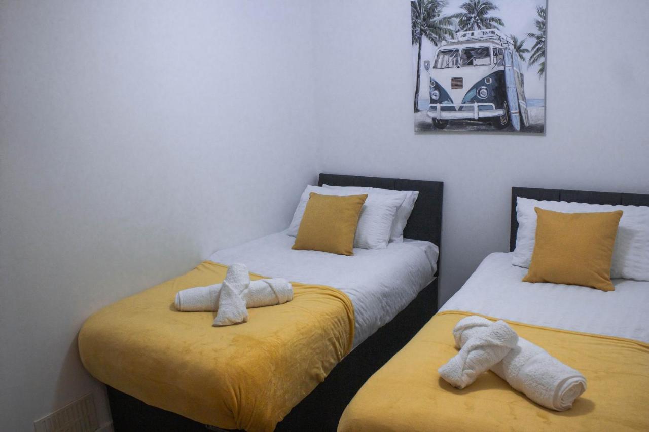 Business Friendly 3Br Home - King Size Beds & Centrally Located Swansea Bagian luar foto
