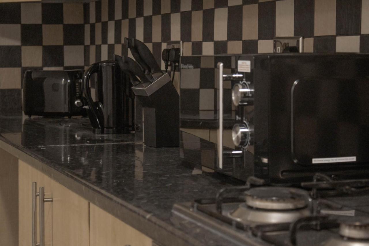 Business Friendly 3Br Home - King Size Beds & Centrally Located Swansea Bagian luar foto