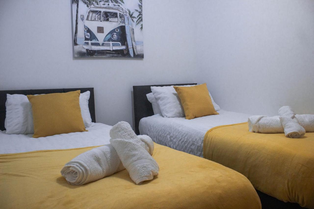 Business Friendly 3Br Home - King Size Beds & Centrally Located Swansea Bagian luar foto