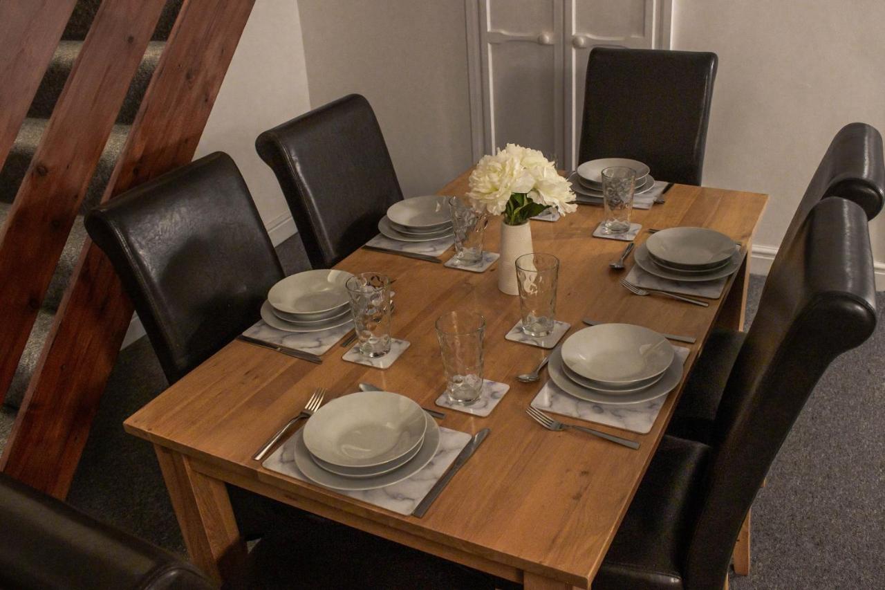 Business Friendly 3Br Home - King Size Beds & Centrally Located Swansea Bagian luar foto