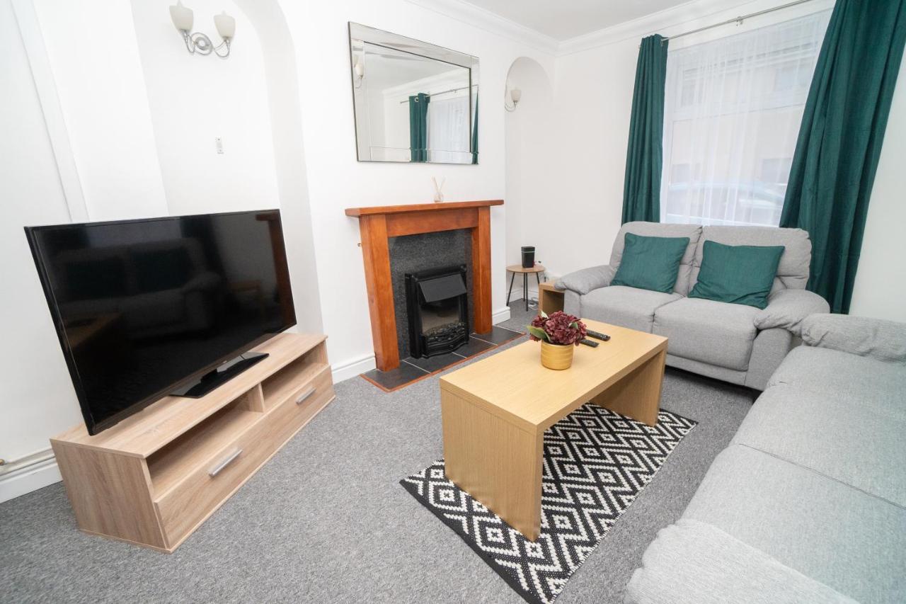 Business Friendly 3Br Home - King Size Beds & Centrally Located Swansea Bagian luar foto