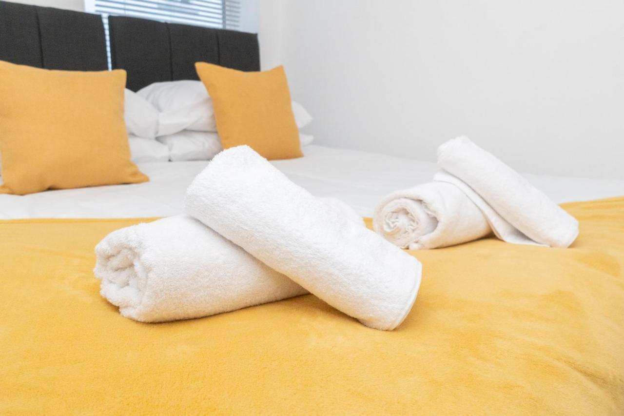 Business Friendly 3Br Home - King Size Beds & Centrally Located Swansea Bagian luar foto