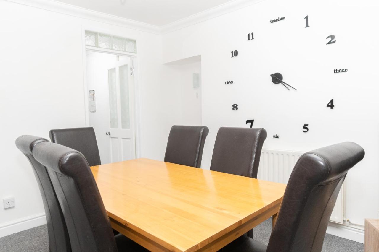 Business Friendly 3Br Home - King Size Beds & Centrally Located Swansea Bagian luar foto